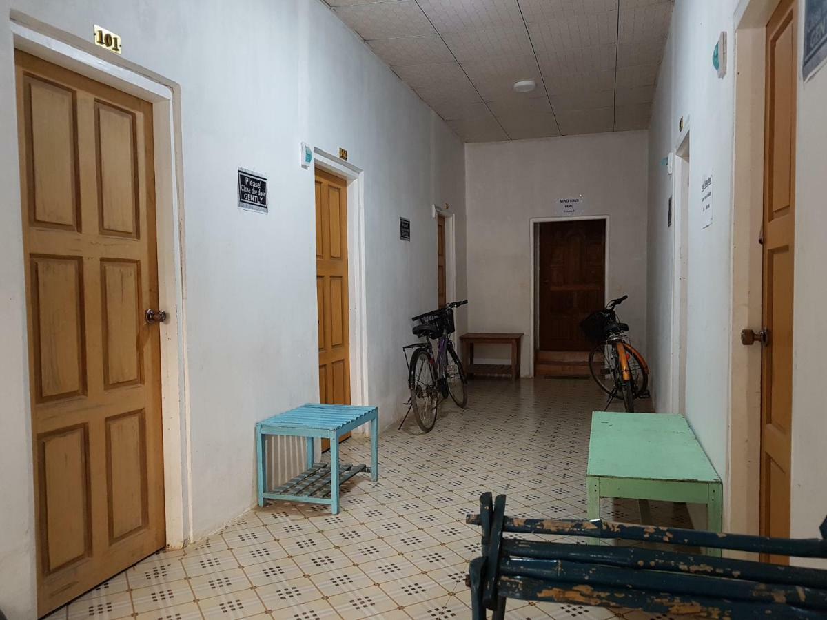 Hostel Roma Inn Кало Екстер'єр фото