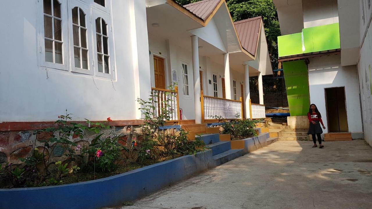 Hostel Roma Inn Кало Екстер'єр фото